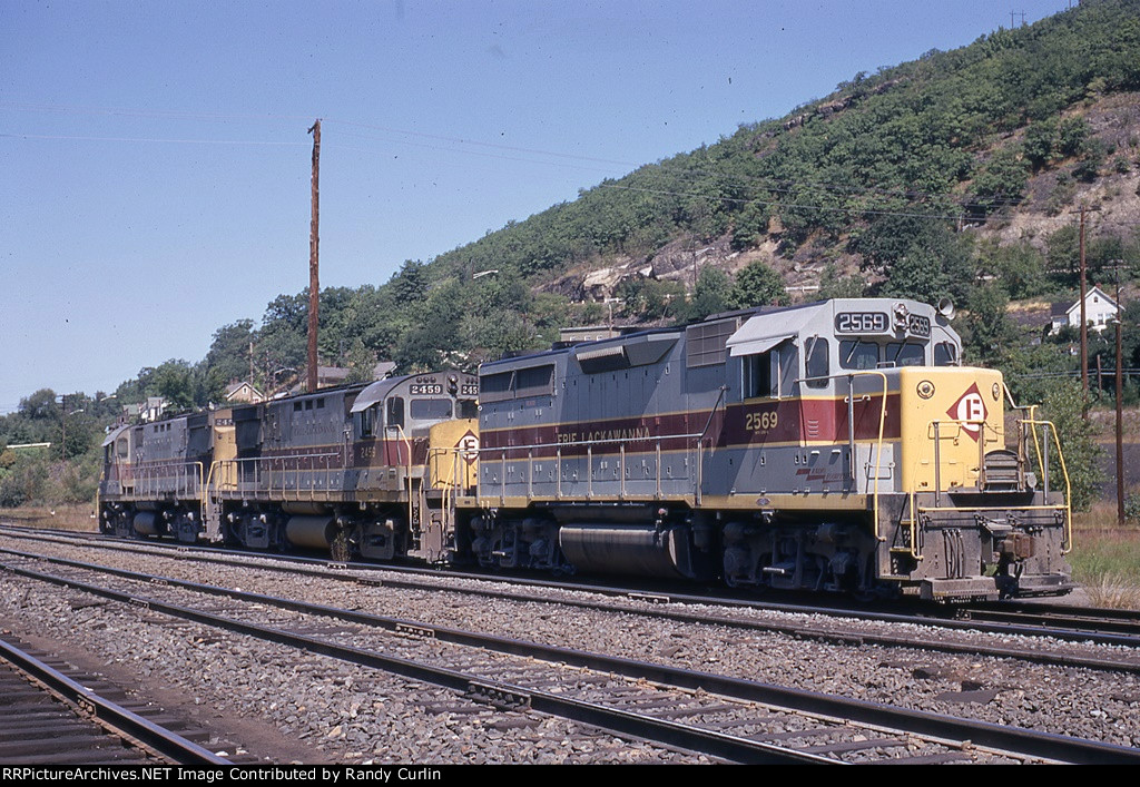 EL 2569 at Port Jervis